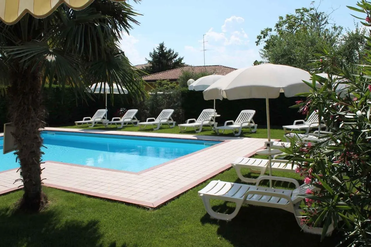 Apartments In Lazise/Gardasee 21945 Itálie