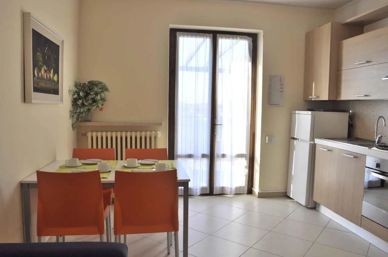 Apartments In Lazise/Gardasee 21945 Itálie