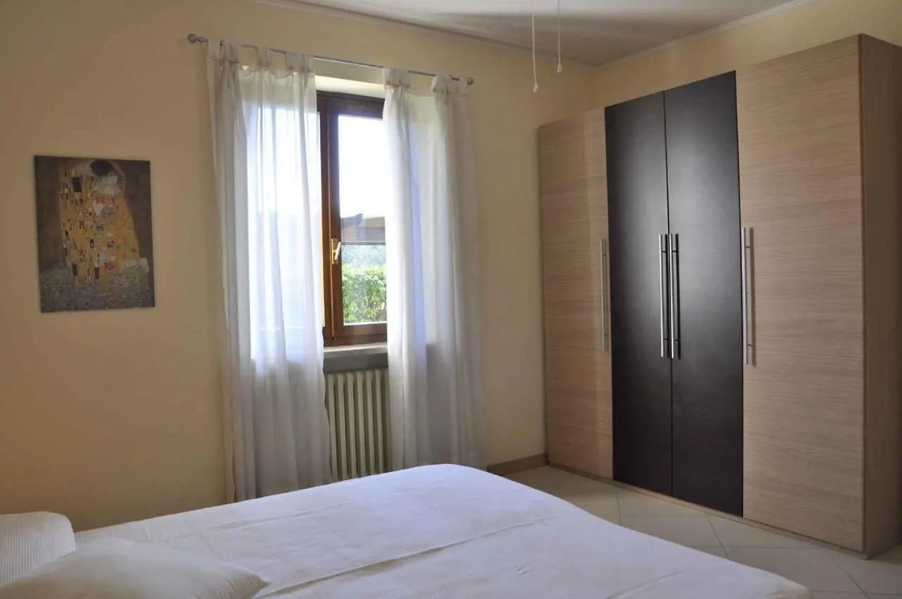 Apartments In Lazise/Gardasee 21945 Itálie