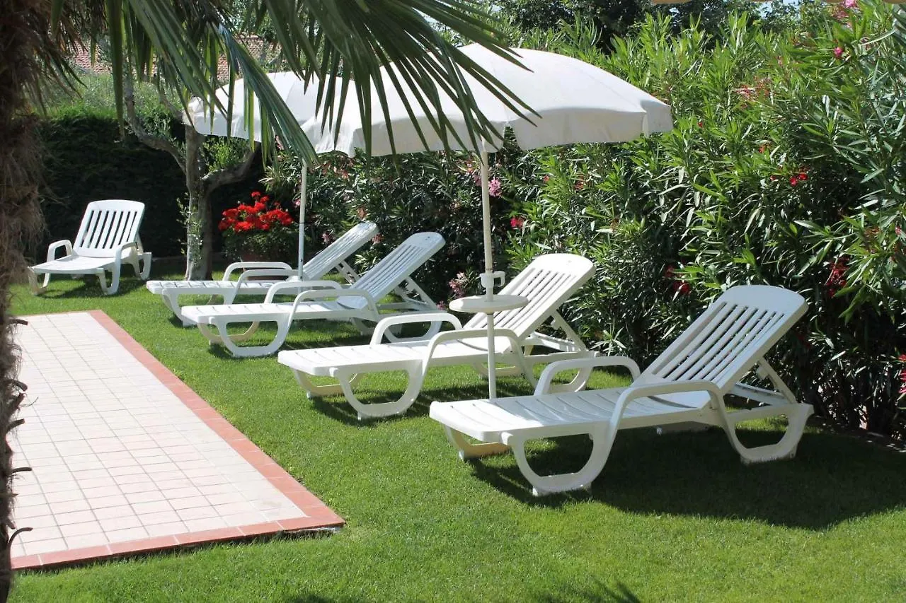 Apartments In Lazise/Gardasee 21945 Itálie